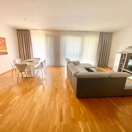 Apartment Korunni Dvur 130M2, 2 Free Parkings Prague Luaran gambar