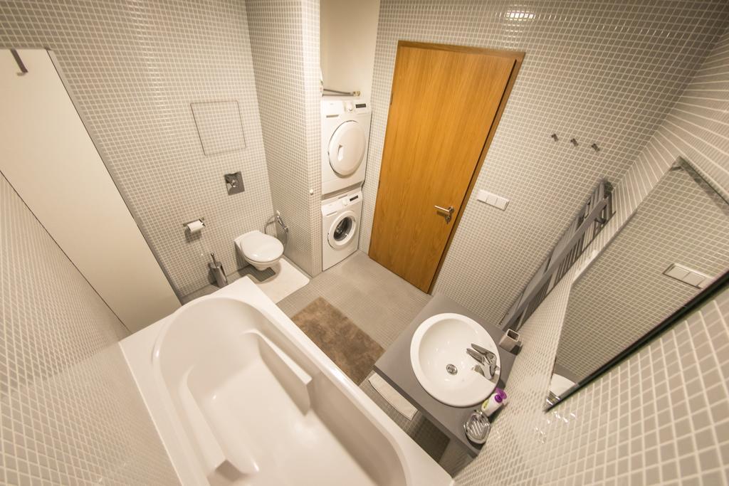 Apartment Korunni Dvur 130M2, 2 Free Parkings Prague Luaran gambar
