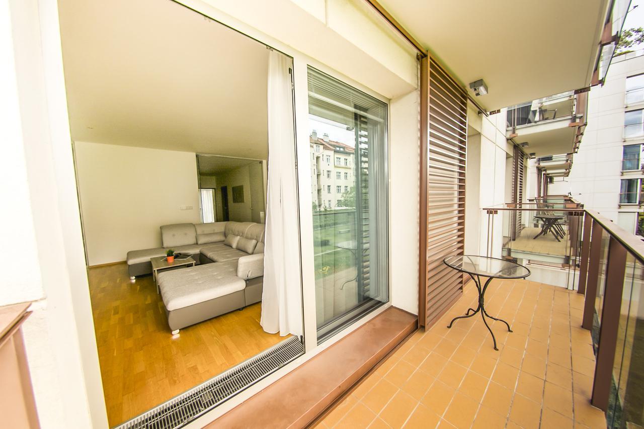 Apartment Korunni Dvur 130M2, 2 Free Parkings Prague Luaran gambar