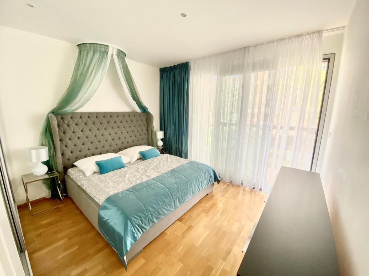Apartment Korunni Dvur 130M2, 2 Free Parkings Prague Luaran gambar