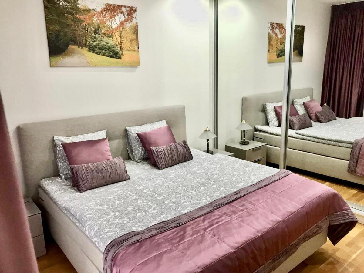 Apartment Korunni Dvur 130M2, 2 Free Parkings Prague Luaran gambar